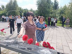 Школа №2 в Александров Гае увековечила память героически погибшего выпускника