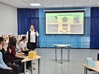 Исторический квест «Подвиг и память» собрал алгайских школьников в библиотеке