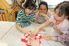 В Александрово-Гайском ЦСОН прошли творческие мастер-классы к Пасхе