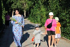 Сколько семей, детей и свадеб: составляем образ алгайской современной семьи