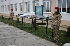 «Мы будем помнить»: в александровогайской школе увековечили память бойца