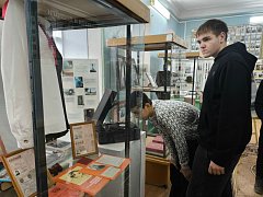 В Александров Гае открылась выставка, посвящённая подвигам защитников Отечества 