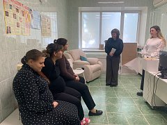 День беременных в Александрово-Гайской больнице: советы, подарки и помощь молодым родителям