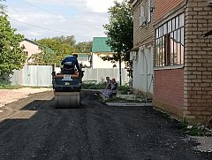 В Александров Гае двор благоустроен усилиями активистов и жителей