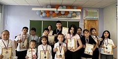 Интеллектуальная битва на черно-белых досках: в школах Александрово-Гайского района определили сильнейших шахматистов