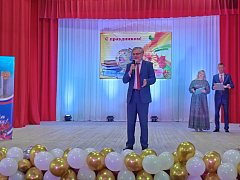 В Александрово-Гайском районе поздравили наставников