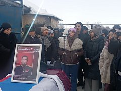 В Александров Гае простились с Денисом Булановым: «Запомните его героем!»