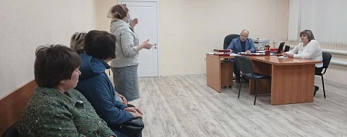 Благоустройство, экология и дороги стали главными темами  приема граждан в Александровом Гае