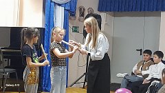 В Александрово – Гайской школе искусств молодой специалист 