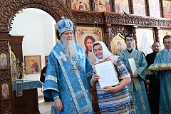 Владыка Феодор разделил радость праздника с александровогайскими православными