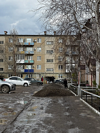 Жители многоэтажки в Александровом Гае сами отремонтировали подъездные пути