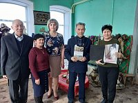 В Александрово-Гайском музее краеведения побывала делегация Казталовского района