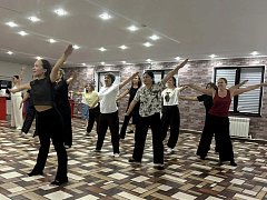 Танцы без возраста: как педагог из Александрова-Гая помогает женщинам обрести крылья