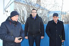 В Александров-Гае открыта мемориальная доска в память о Заслуженном ветвраче России