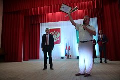 Александровогайцы отметили День флага России
