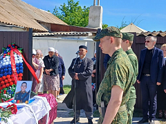 В Александровом Гае простились с гвардии старшим лейтенантом Байжаном Ермукановым