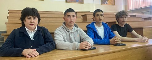 Александровогайские студенты приняли участие в интеллектуальном конкурсе в Вавиловском университете 