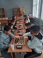 Школьники Александров Гая взяли верх над ветеранами шахматного спорта