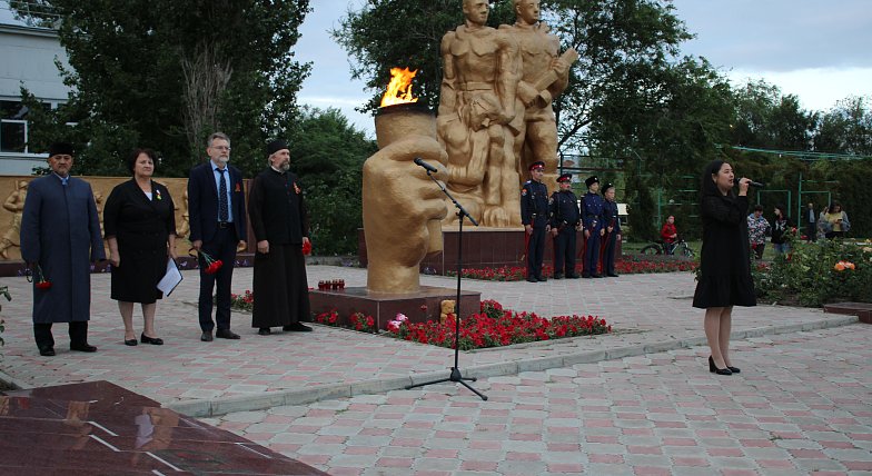 Александров Гай почтил память героев Великой Отечественной войны