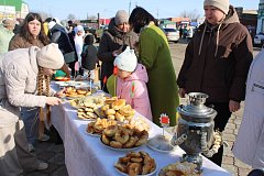 Александровогайцы встретили весну жаворонками и баурсаками