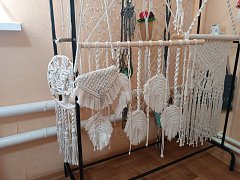 Красоту из узелков плетёт алгайская мастерица