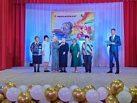 В Александрово-Гайском районе поздравили наставников