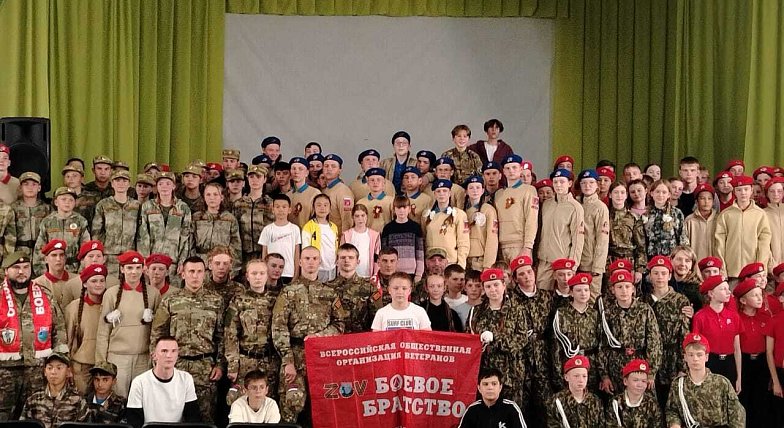 Ученики школы №3 представляют Александрово-Гайский район на региональной игре «Зарница 2.0» 