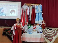 Камышковские школьники открыли секреты старинного головного убора