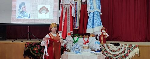 Камышковские школьники открыли секреты старинного головного убора