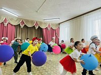 Литературный праздник «Страна весёлого детства» объединил юных александровогайцев