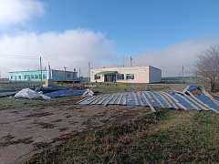 В Приузенском устраняют последствия ураганного ветра 