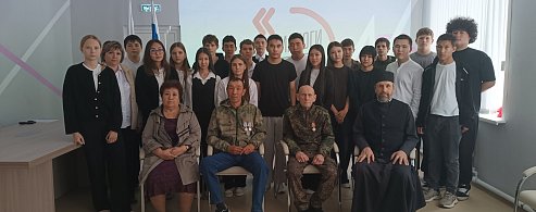 Живая нить поколений: школьники Александрово-Гайского района встретились с героями СВО