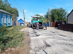 Новая дорога к школе: в Александровом Гае завершается долгожданный ремонт улицы Советской