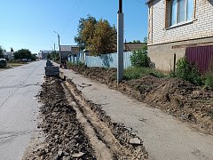 В Алксандрово-Гайском районе полным ходом идёт ремонт тротуаров