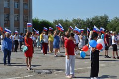 В День государственного флага александровогайцы приняли участие в масштабном флешмобе