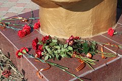 Александровогайцы отметили годовщину воссоединения Донбасса и Новороссии