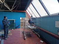 В спортшколе Александров Гая меняют окна 