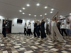 Танцы без возраста: как педагог из Александрова-Гая помогает женщинам обрести крылья