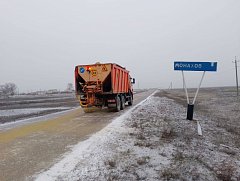В Александрово-Гайском районе уборка снега идет полным ходом