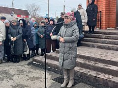 Светлая память герою: Жители Александров Гая проводили Александра Мерло в последний путь