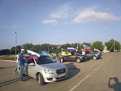 В День государственного флага в Ал-Гае прошел автопробег в поддержку участников СВО