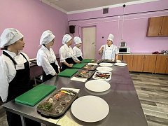 В Александрово-Гайском лицее прошли демозанятия к 30-летию учреждения