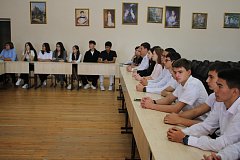 Молодежь Александрово-Гайского района обсудила перспективы развития с представителями власти