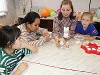 В Александрово-Гайском ЦСОН прошли творческие мастер-классы к Пасхе